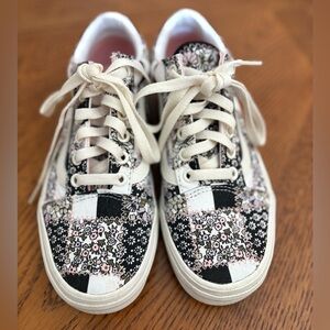 Vans Floral Patchwork Pink Black & White Shoes Women's Size 6.5 Men's Size 5